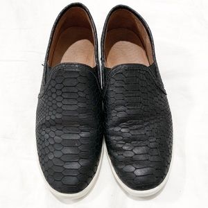 Joie slip-on Black snake print sneaker, 7.5/37.5